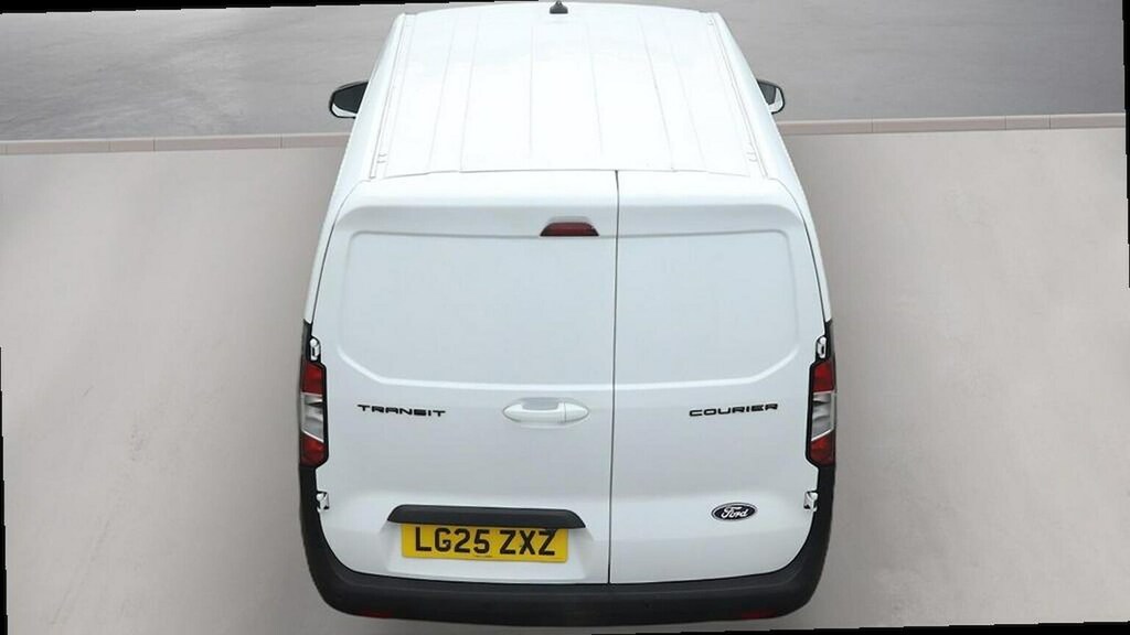 Ford Transit Courier 43Kwh Limited Panel Van Swb 136 Grey #8