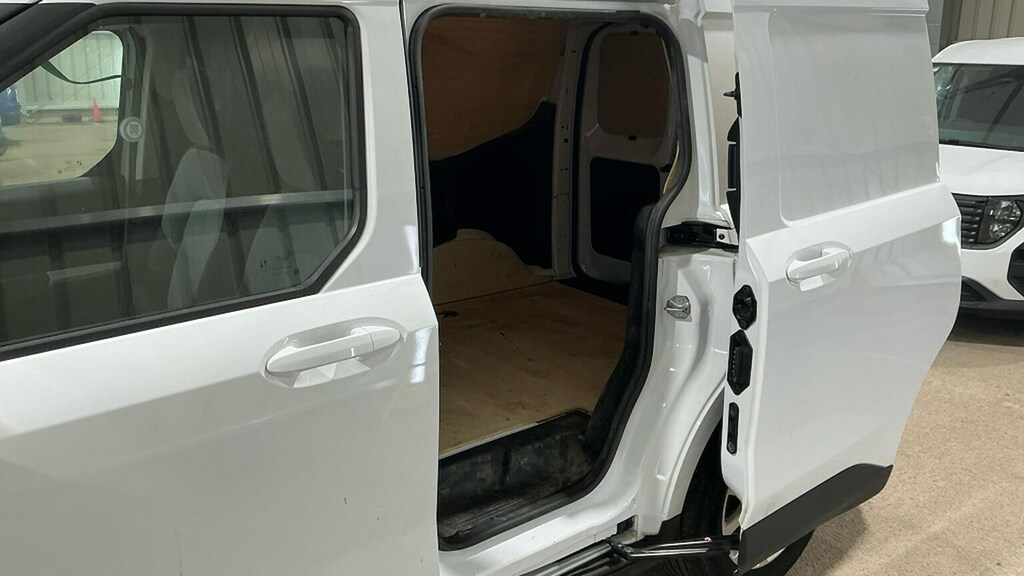 Ford Transit Courier 43Kwh Limited Panel Van Swb 136 Grey #10