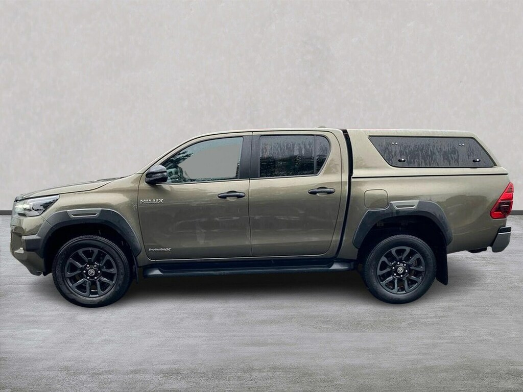 Toyota HILUX Active White #19