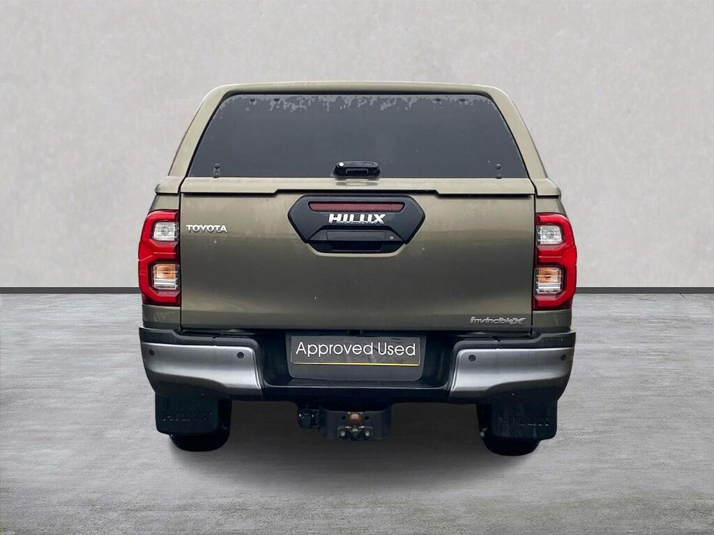Toyota HILUX 2.8 D-4d Invincible X Pickup Double Cab  #4