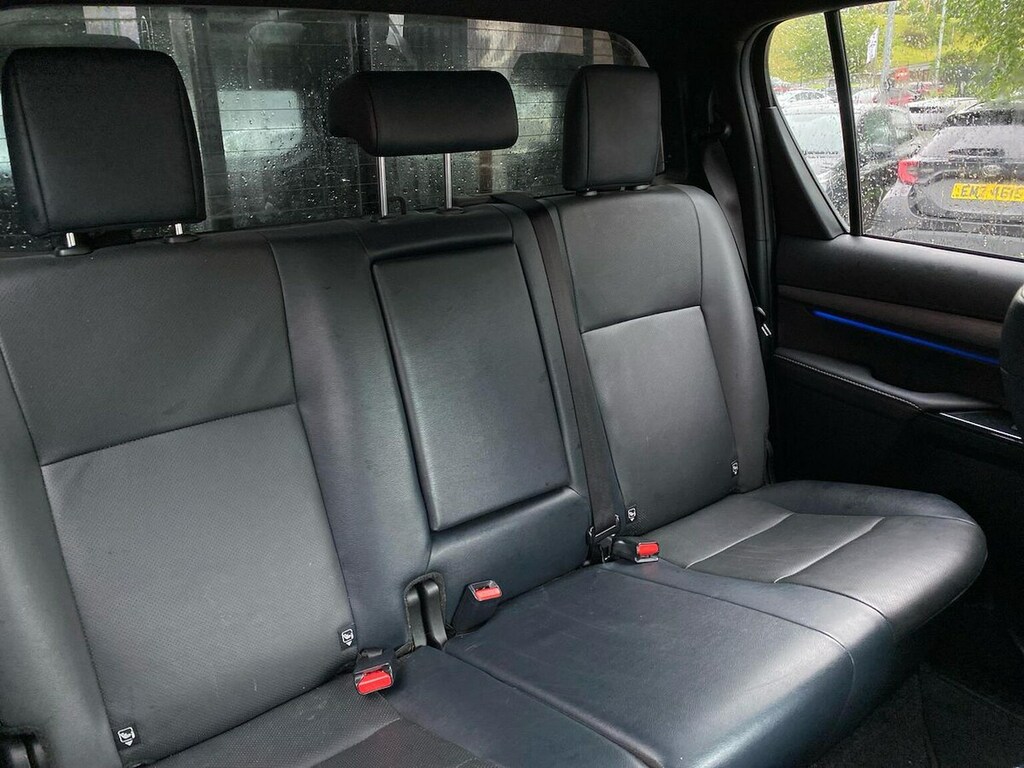 Toyota HILUX Active White #16