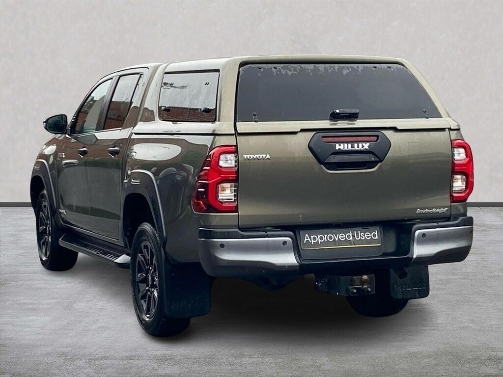Toyota HILUX 2.8 D-4d Invincible X Pickup Double Cab  #2