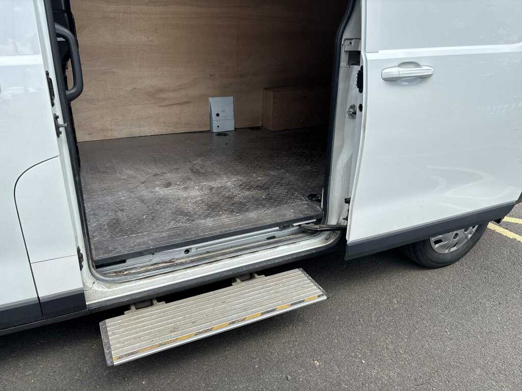 Maxus Deliver 7 Base L2h1 Pv White #15
