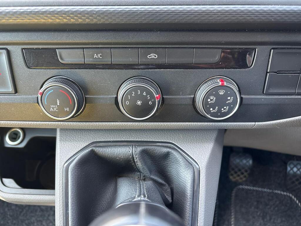 Volkswagen Transporter Mpv Red #12