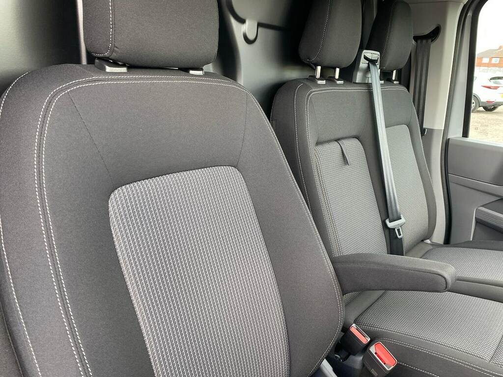 Volkswagen E-Transporter 160Kw 65Kwh Commerce Pro Kombi Van Grey #20