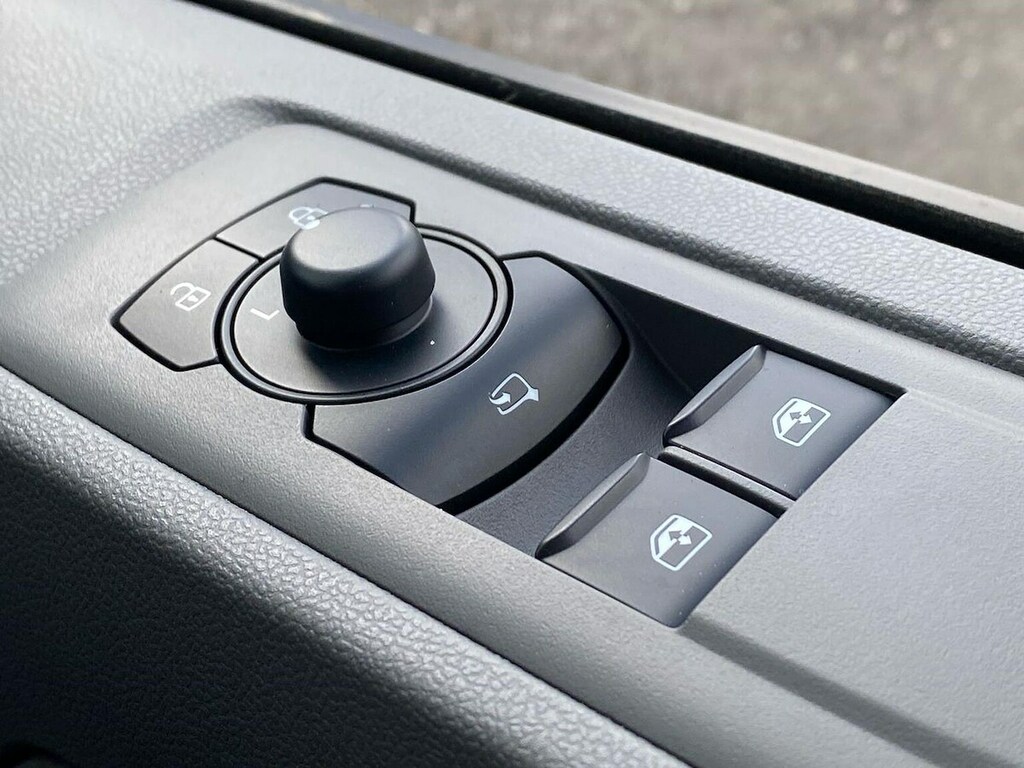 Volkswagen E-Transporter 160Kw 65Kwh Commerce Pro Kombi Van Grey #32
