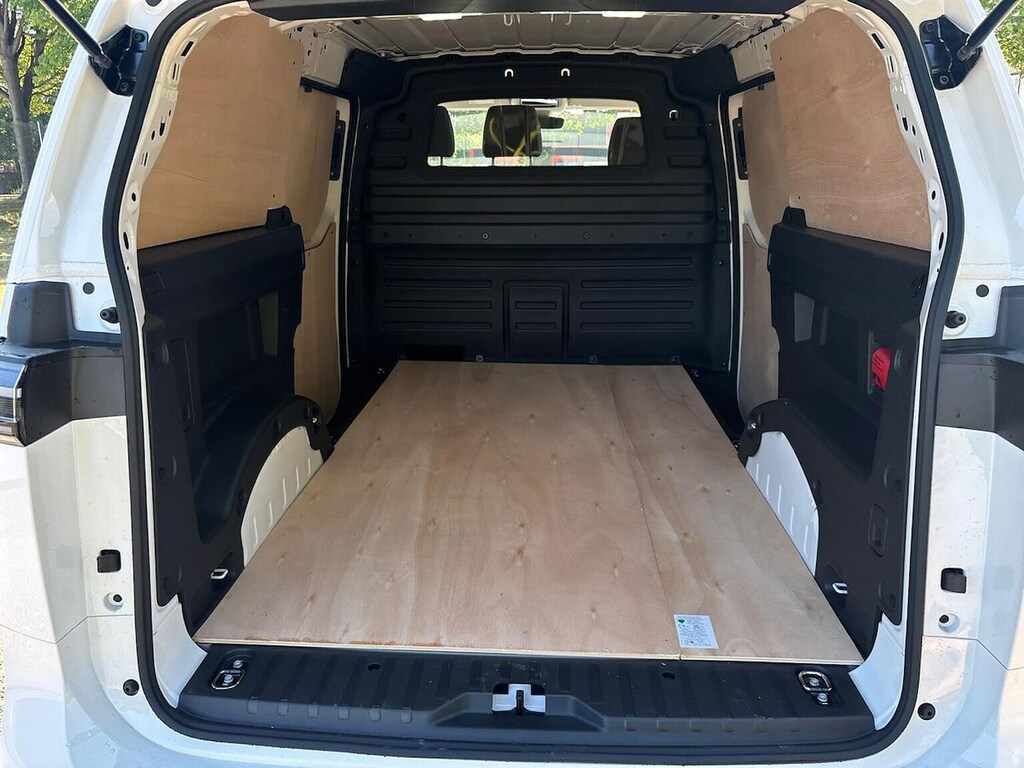 Volkswagen ID.Buzz Pro 79Kwh Commerce Panel Van 28 Black #17