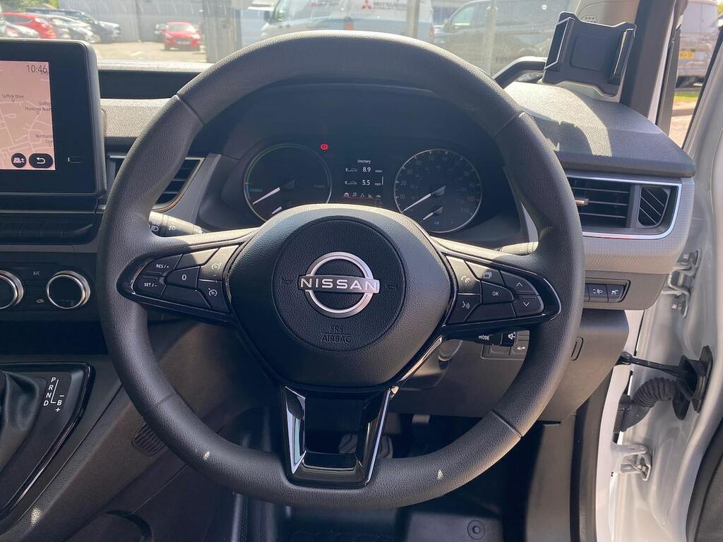 Nissan TOWNSTAR Acenta White #10