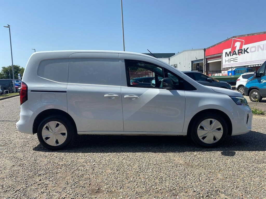 Nissan TOWNSTAR Acenta White #18