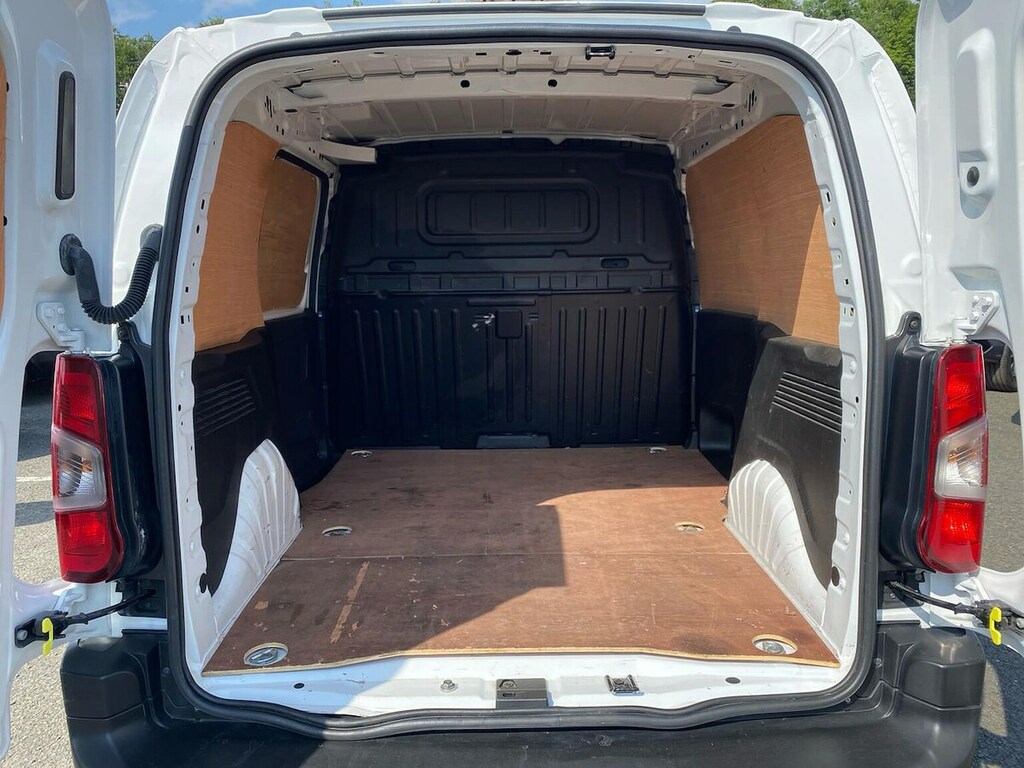 Vauxhall Combo 1.5 Turbo D 2300 Sportive L2 H1 Euro 6 Ss White #17