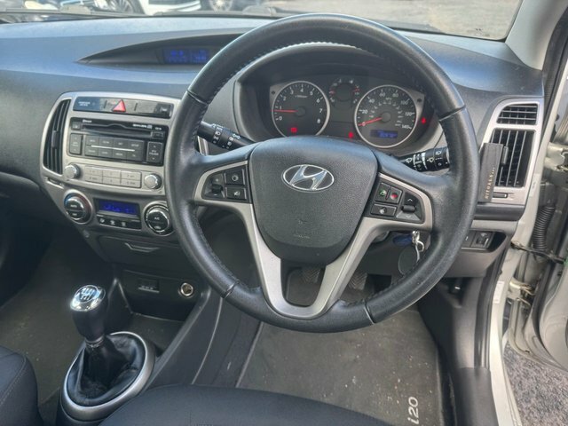Hyundai I20 Active White #15