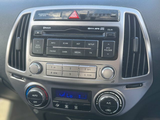 Hyundai I20 Active White #6