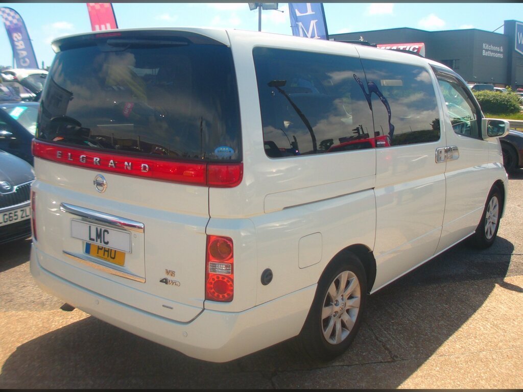 Nissan Elgrand 3.5 4Wd White #6