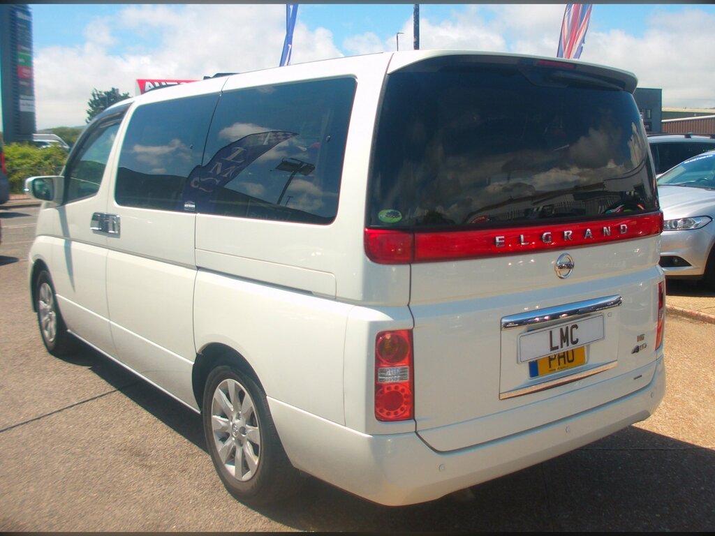 Nissan Elgrand 3.5 4Wd White #4