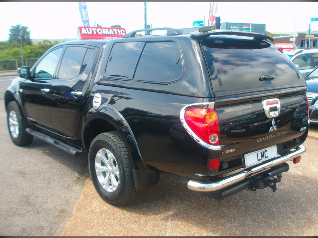 Mitsubishi L200 2.5 Di-d Barbarian Pickup Double Cab Black #4