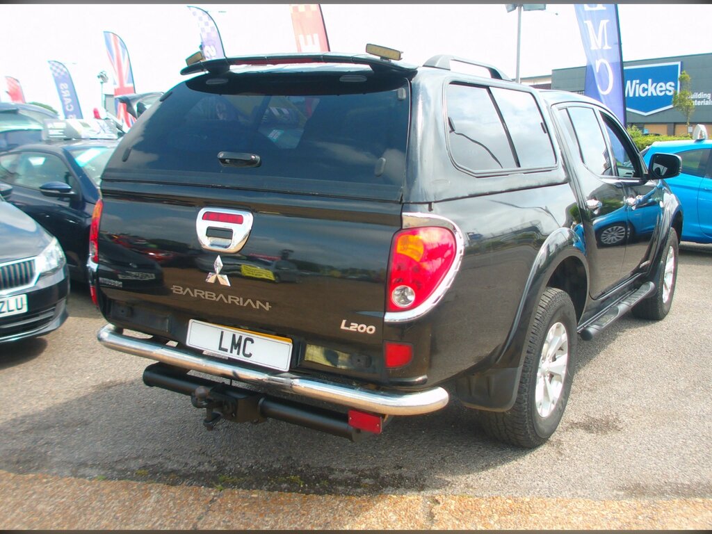 Mitsubishi L200 2.5 Di-d Barbarian Pickup Double Cab Black #6