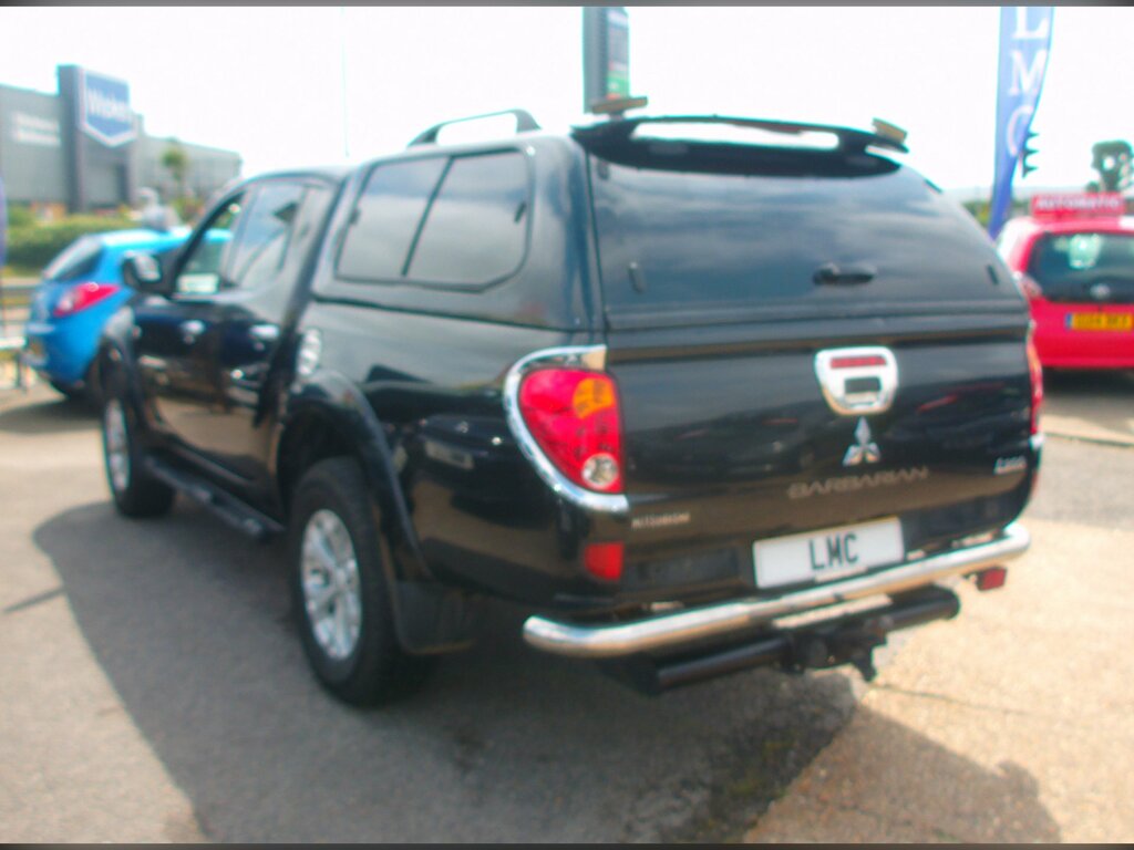 Mitsubishi L200 2.5 Di-d Barbarian Pickup Double Cab Black #4