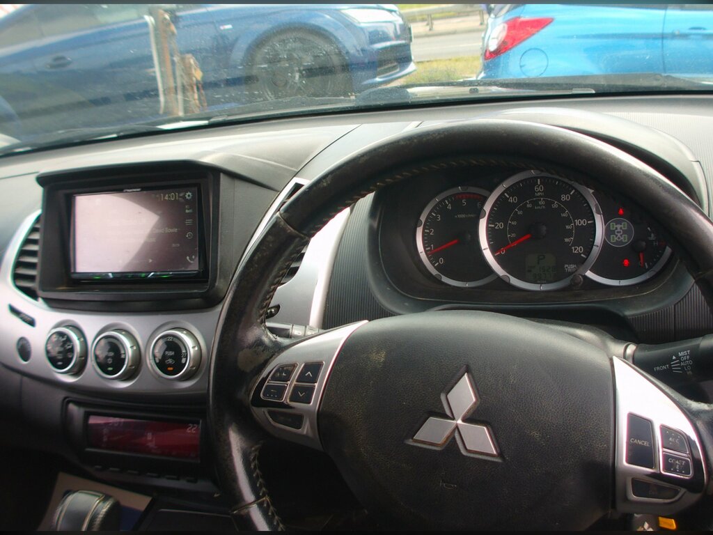 Mitsubishi L200 L200 Challenger Lwb Double Cab Di-d 4X4 Grey #9