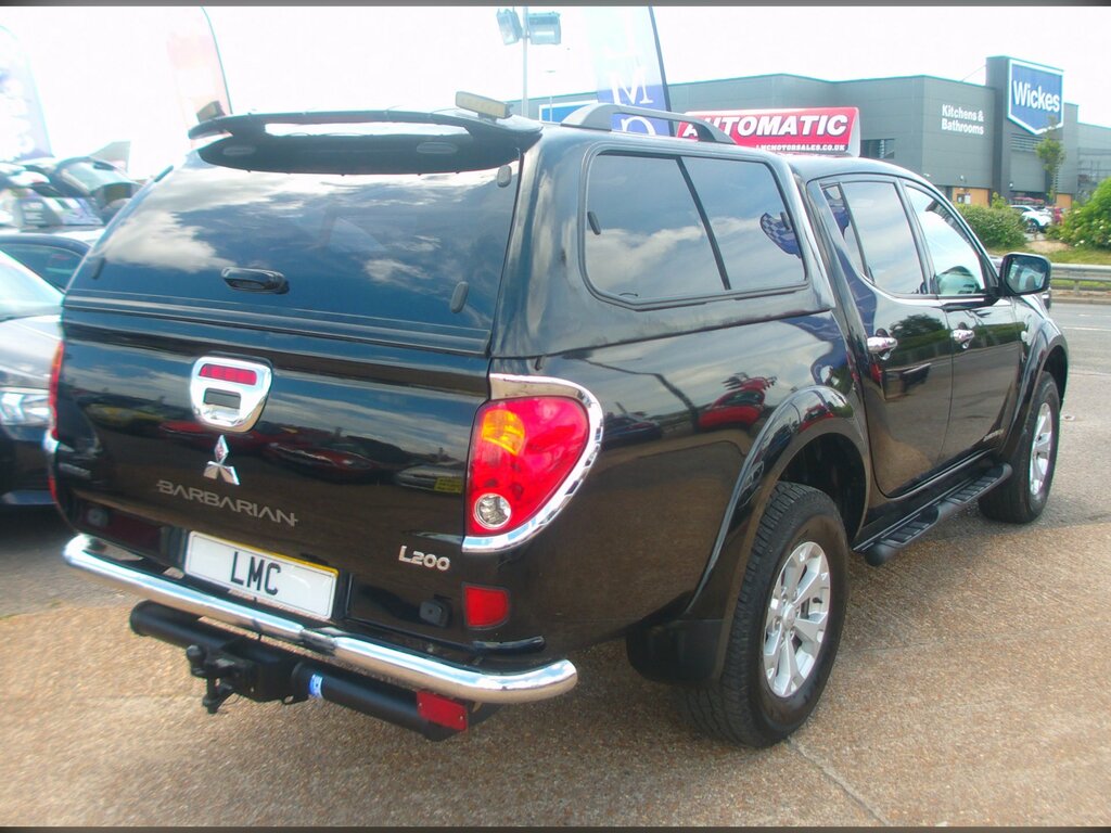Mitsubishi L200 2.5 Di-d Barbarian Pickup Double Cab Black #6