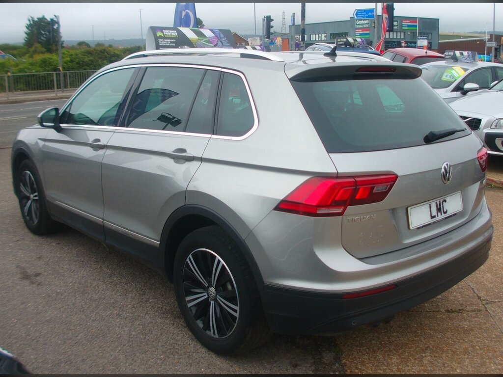 Volkswagen Tiguan 2.0 Tdi Se Navigation Suv Euro 6 DS67PWF Silver #4