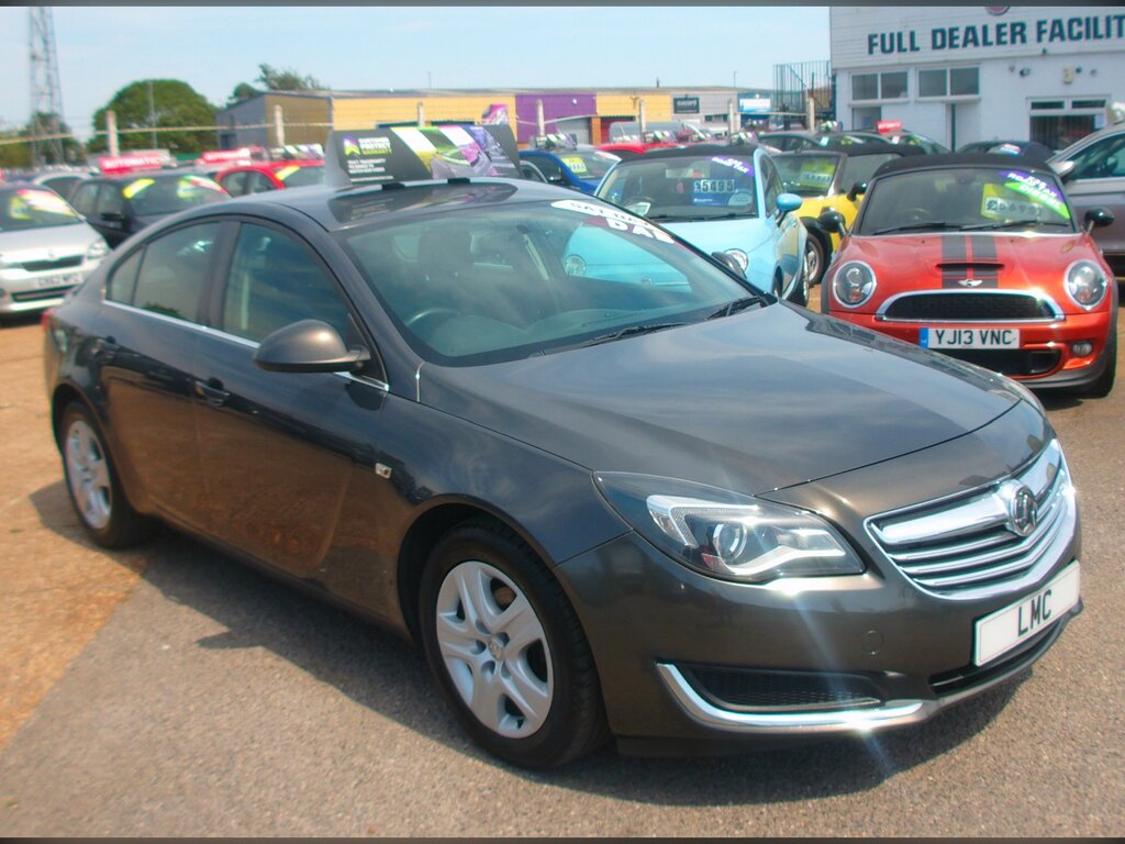 Vauxhall Insignia 1.8 16V Design Nav Hatchback 14 Grey