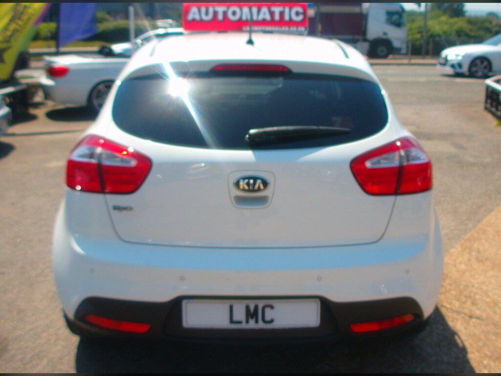 Kia RIO 1.4 3 Hatchback 107 Bhp White #5