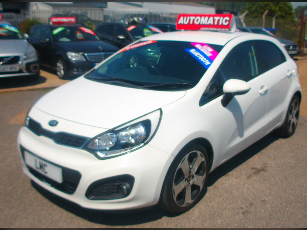 Kia RIO 1.4 3 Hatchback 107 Bhp White #3