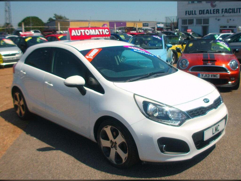 Kia RIO 1.4 3 Hatchback 107 Bhp White