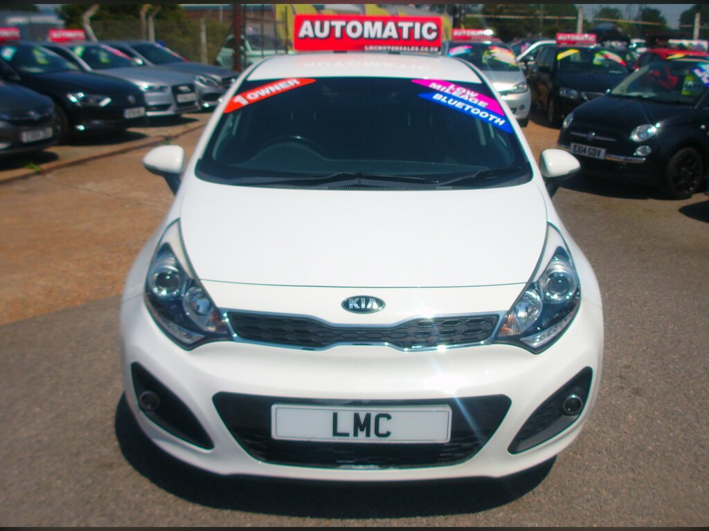 Kia RIO 1.4 3 Hatchback 107 Bhp White #2