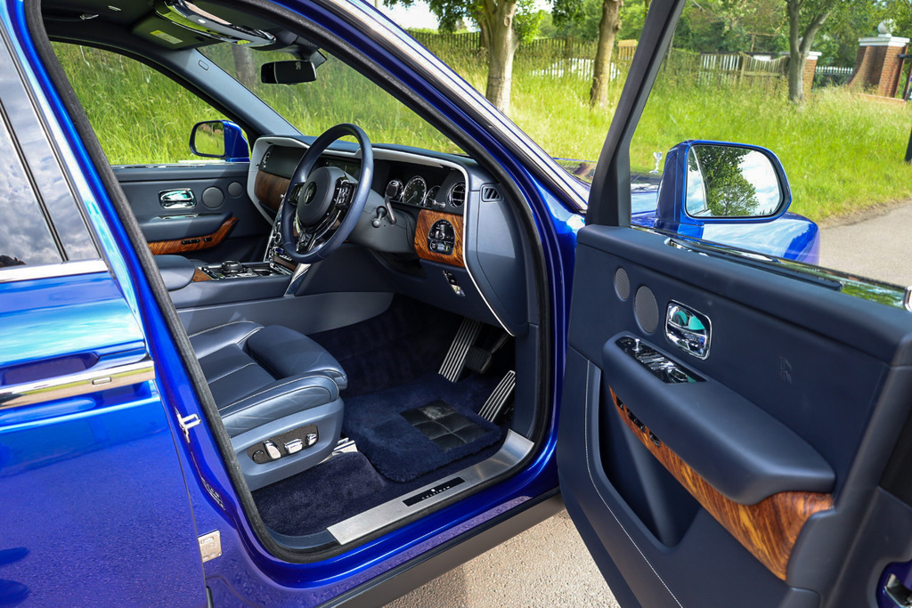 Rolls-Royce Cullinan Black Badge Black #16