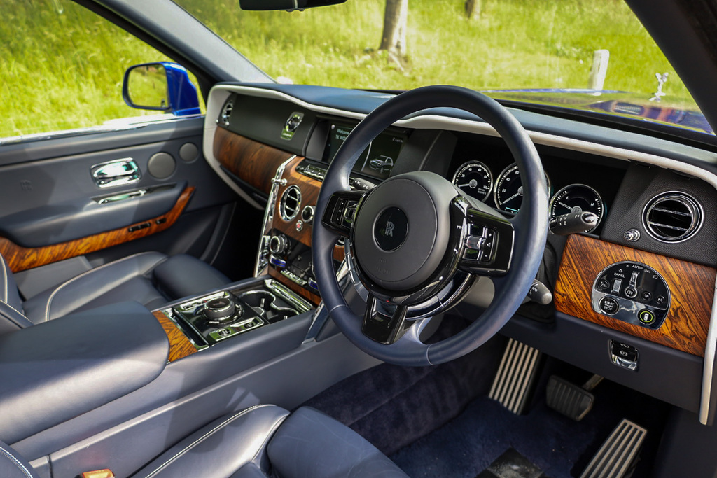 Rolls-Royce Cullinan Black Badge Black #15
