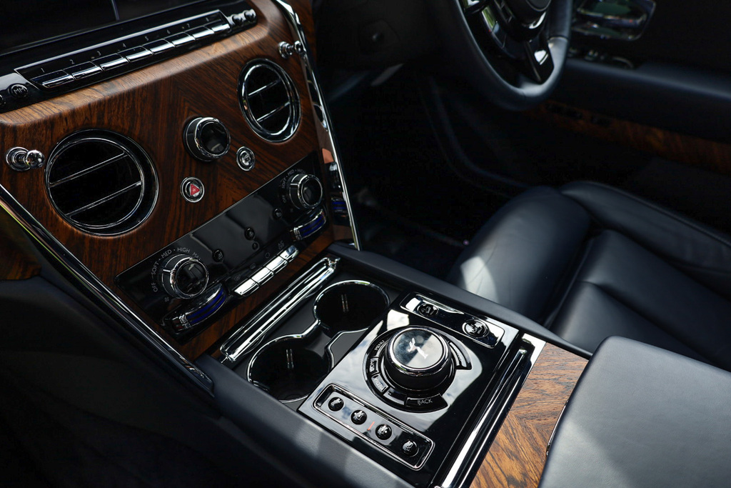 Rolls-Royce Cullinan Black Badge Black #11