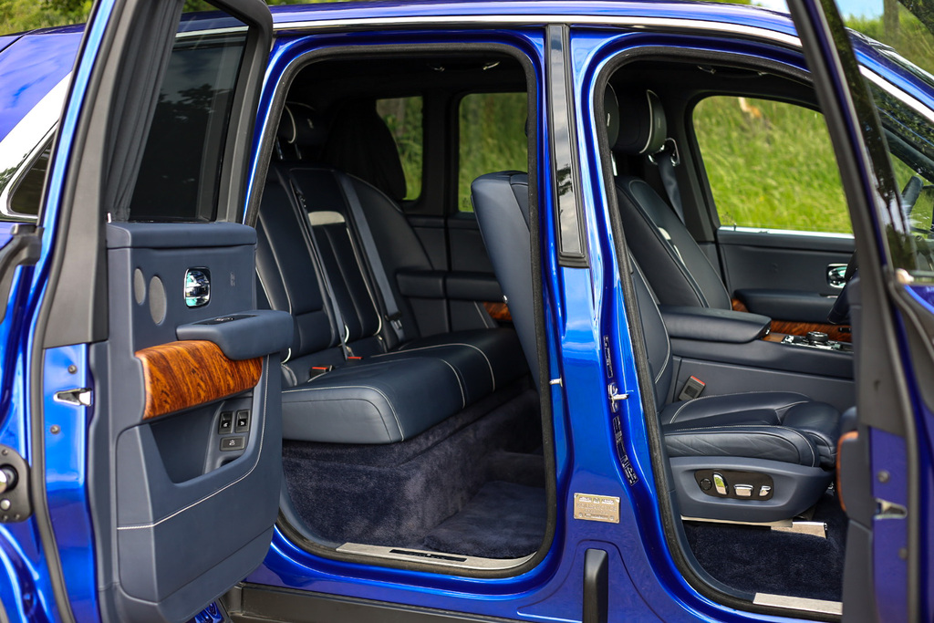 Rolls-Royce Cullinan Black Badge Black #17