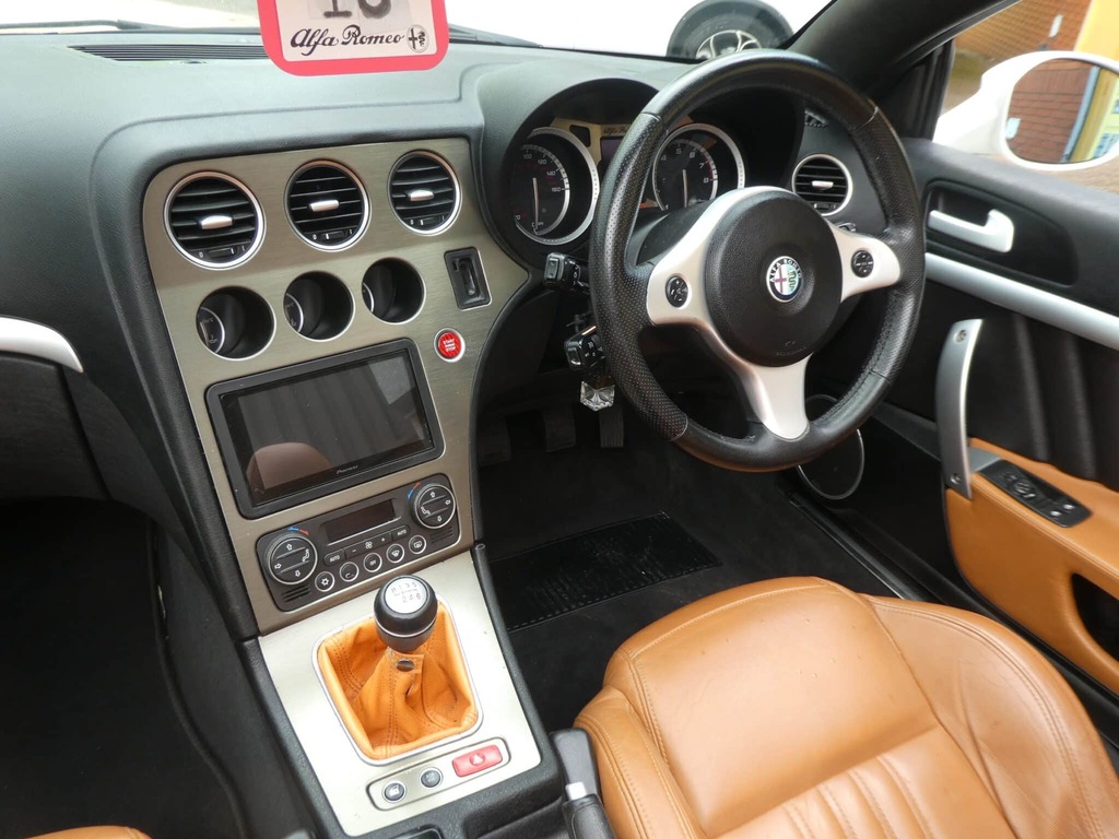 Alfa Romeo Spider 2.2 Jts Limited Edition Red #27