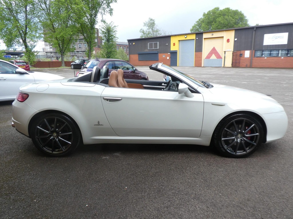 Alfa Romeo Spider 2.2 Jts Le Limited Edition Convertible 08 20  #4