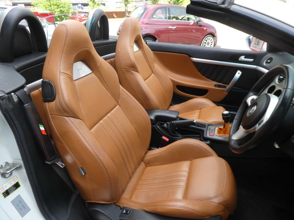 Alfa Romeo Spider 2.2 Jts Limited Edition Red #18