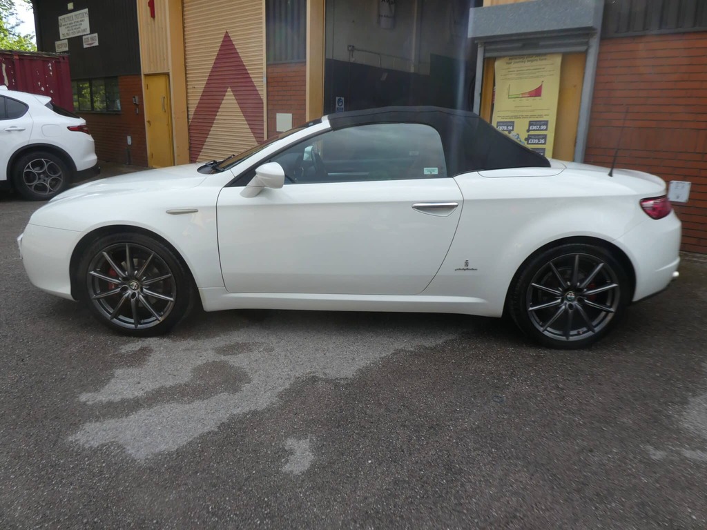 Alfa Romeo Spider 2.2 Jts Limited Edition Red #17