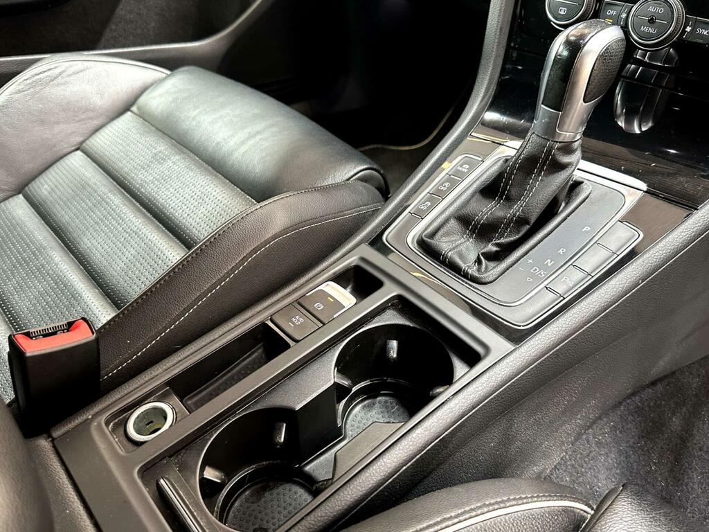 Volkswagen Golf Hatchback Silver #34