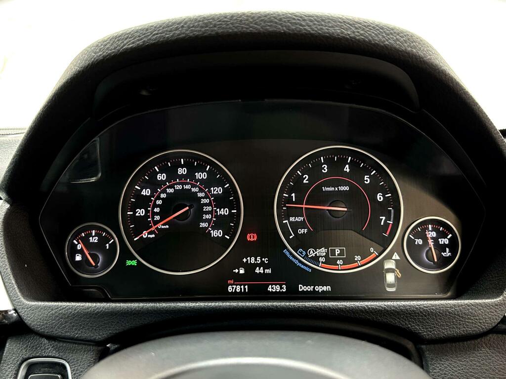 BMW 3 Series Luxury White #28