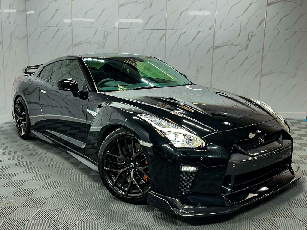 Nissan GT-R Recaro Black