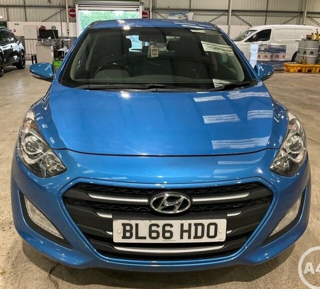 Hyundai I30 1.6 Crdi Blue Drive Se Nav Hatchback Ma Blue #3