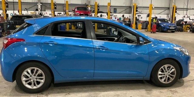 Hyundai I30 1.6 Crdi Blue Drive Se Nav Hatchback Ma Blue #4
