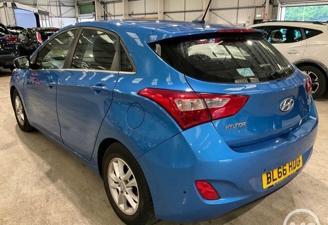 Hyundai I30 1.6 Crdi Blue Drive Se Nav Hatchback Ma Blue #2