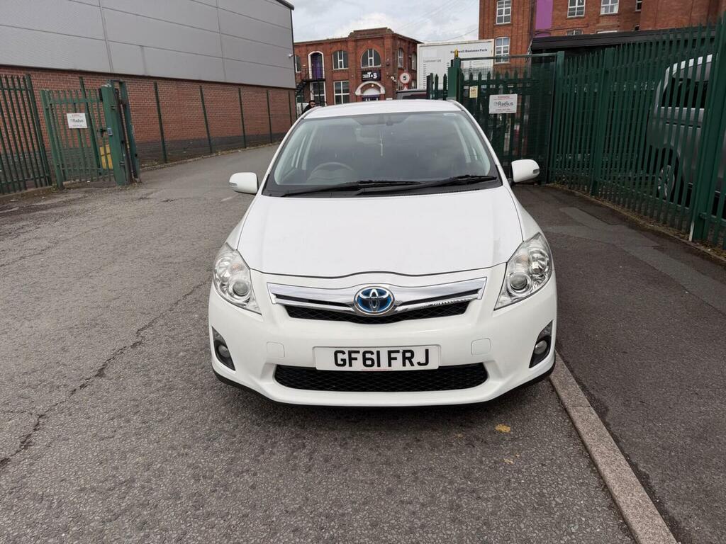 Toyota Auris Tr White #7