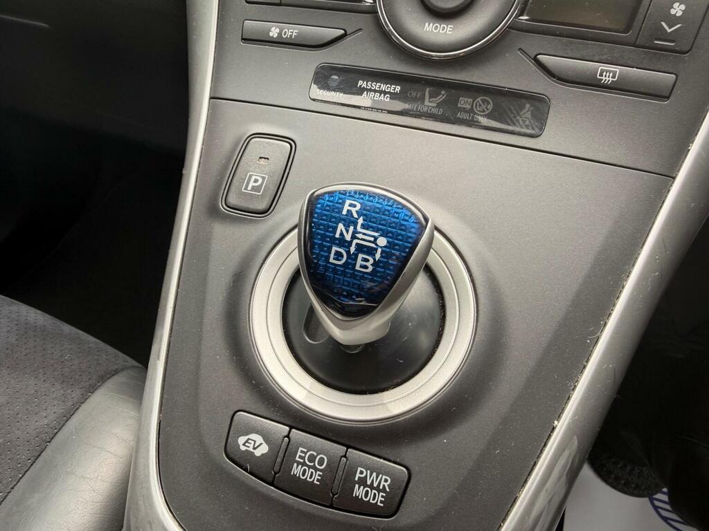 Toyota Auris Tr White #16