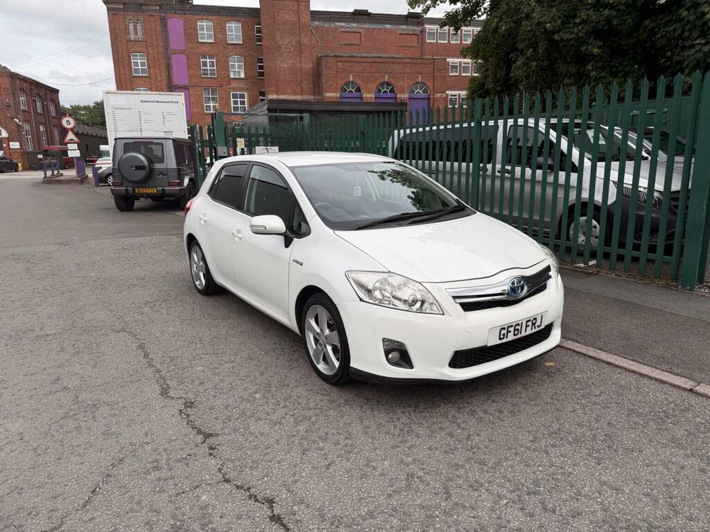 Toyota Auris Tr White #21