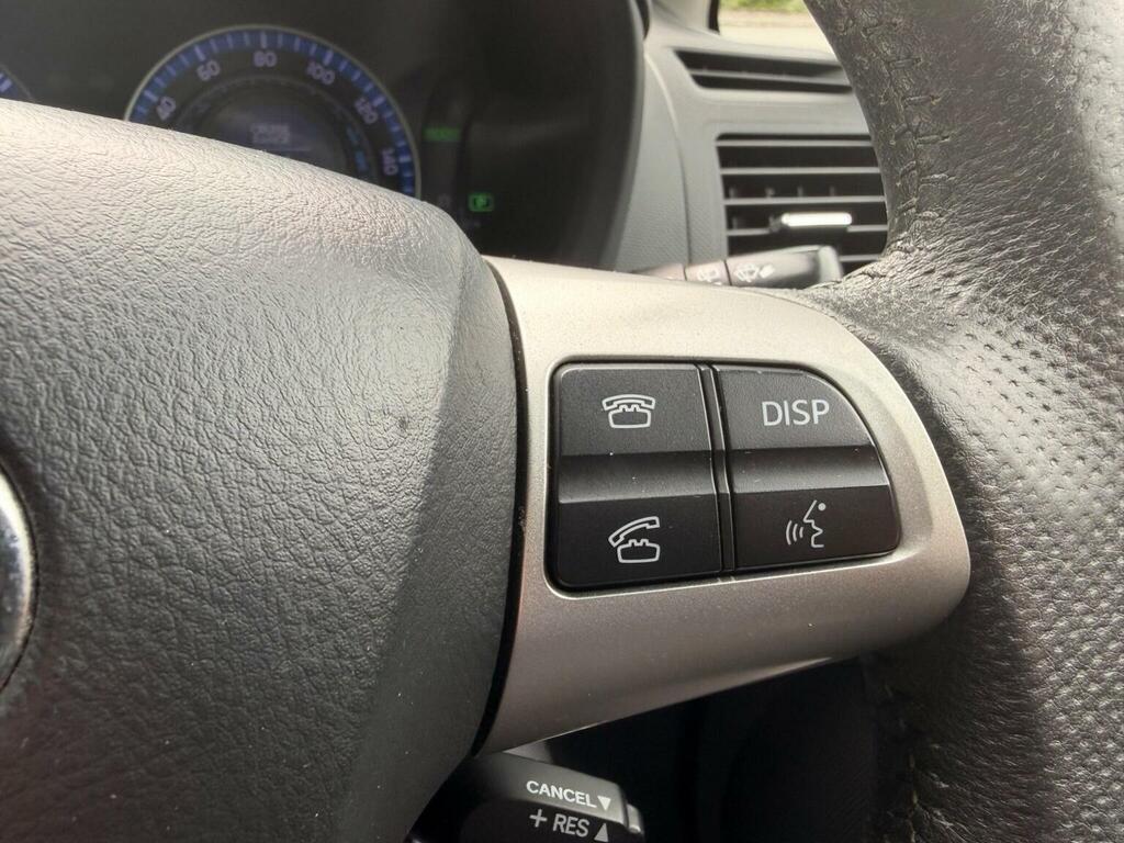 Toyota Auris Tr White #39