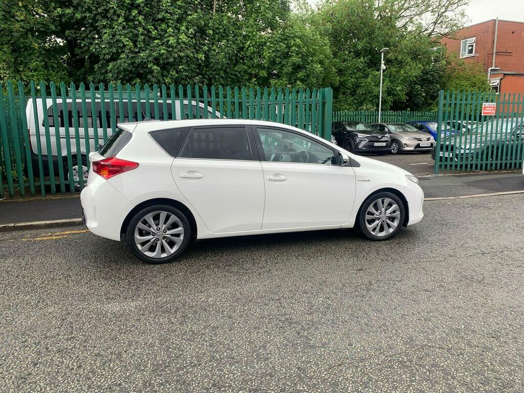Toyota Auris 1.8 Vvt-h Excel Cvt Euro 5 Ss White #3