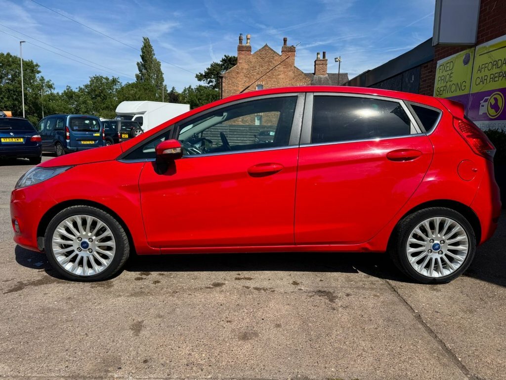 Ford Fiesta 1.4L Titanium Red #4