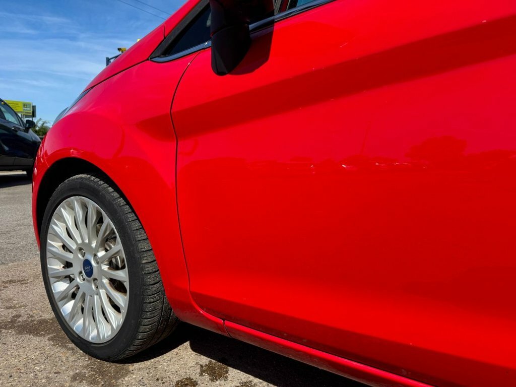 Ford Fiesta 1.4L Titanium Red #5